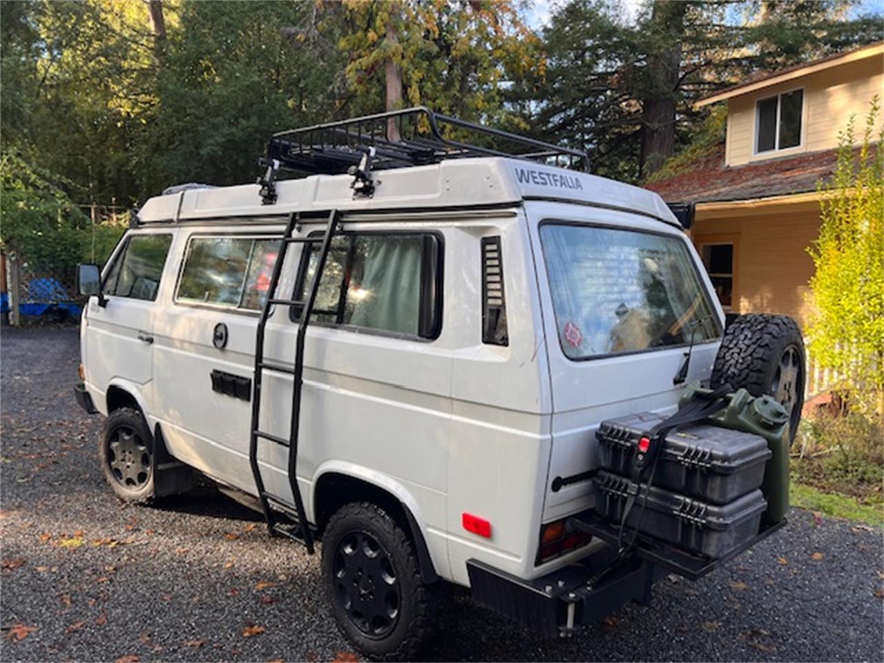 Volkswagen-Syncro-1986-White-Brown-18