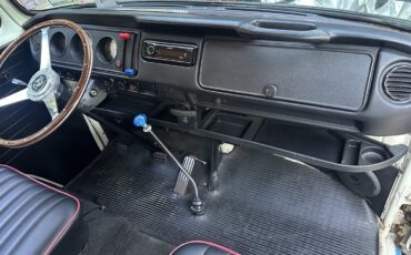 Volkswagen-Transporter-1972-13