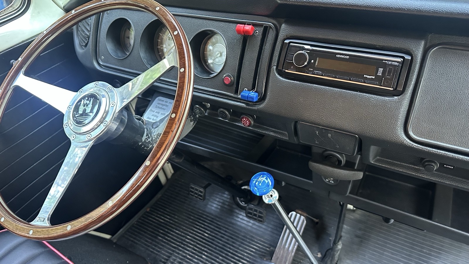 Volkswagen-Transporter-1972-19