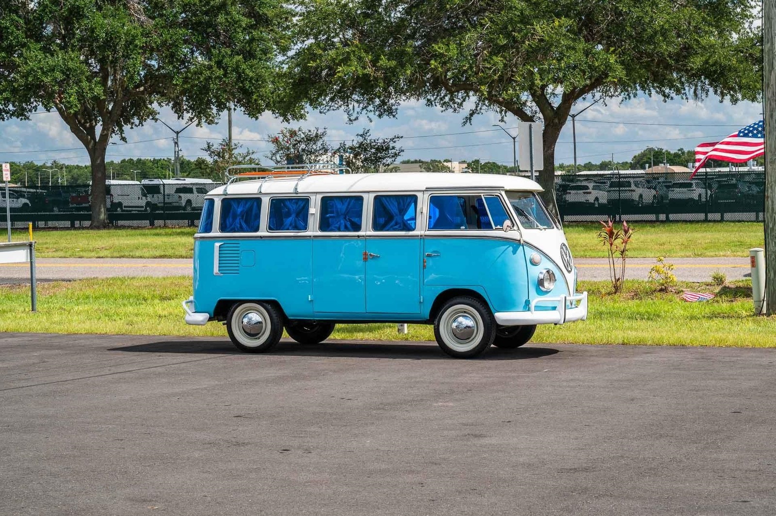 Volkswagen-Transporter-Bus-1973-Bus-26