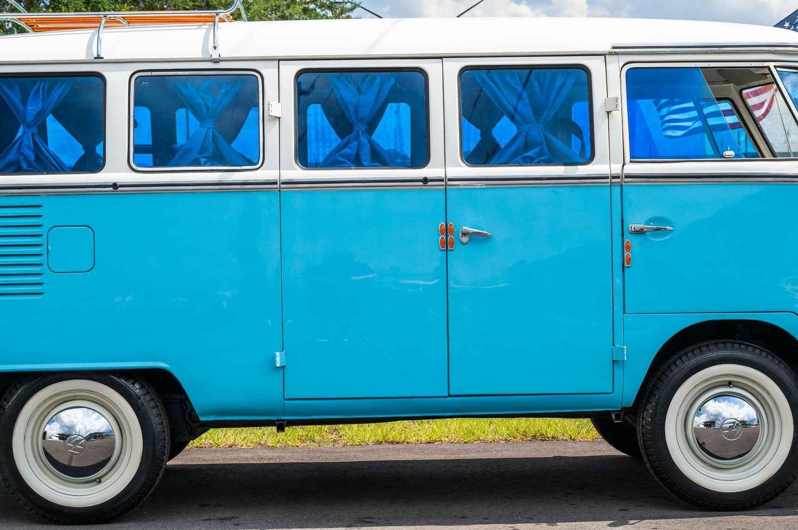 Volkswagen-Transporter-Bus-1973-Bus-30