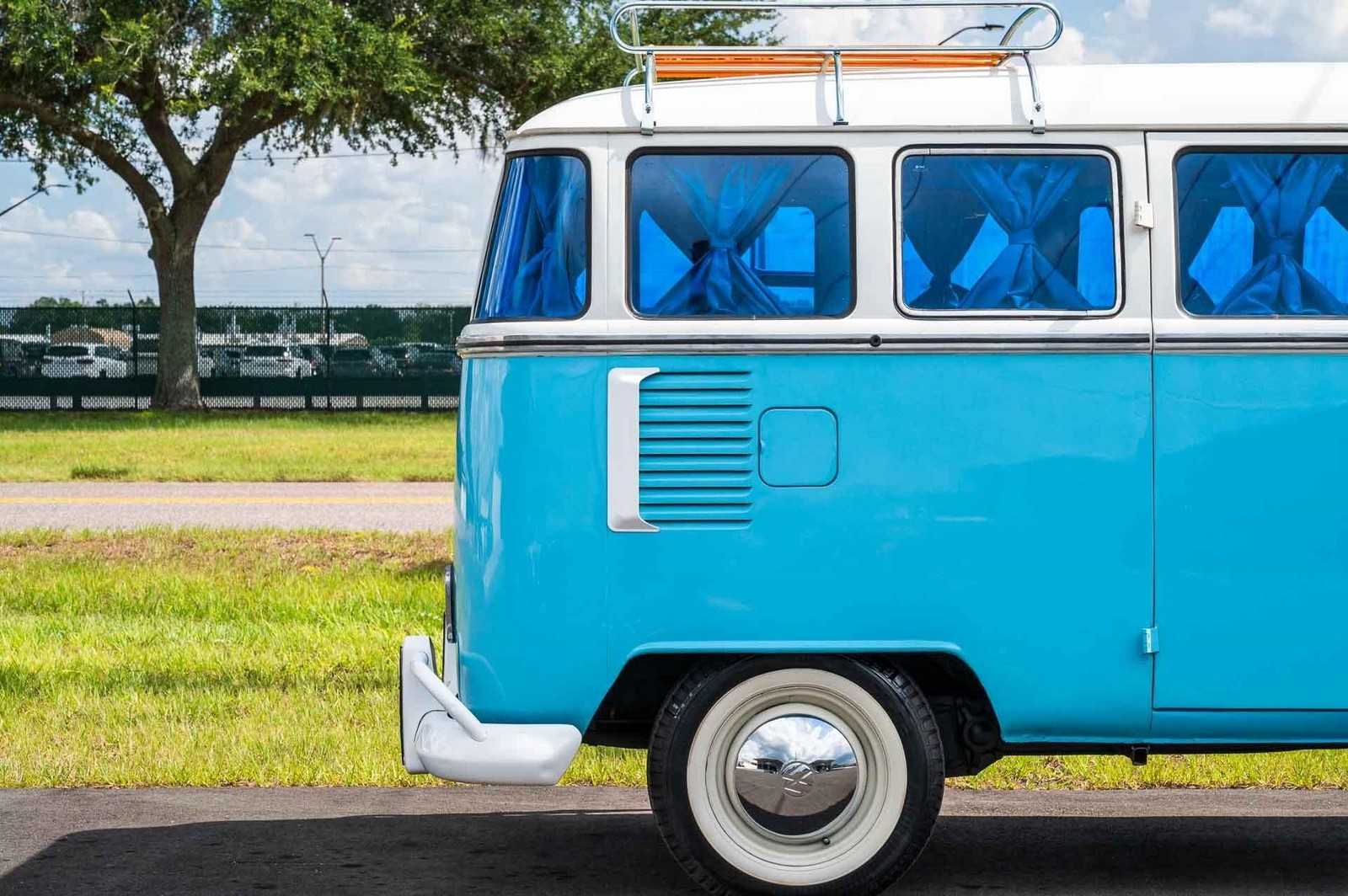 Volkswagen-Transporter-Bus-1973-Bus-31