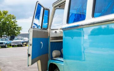 Volkswagen-Transporter-Bus-1973-Bus-34