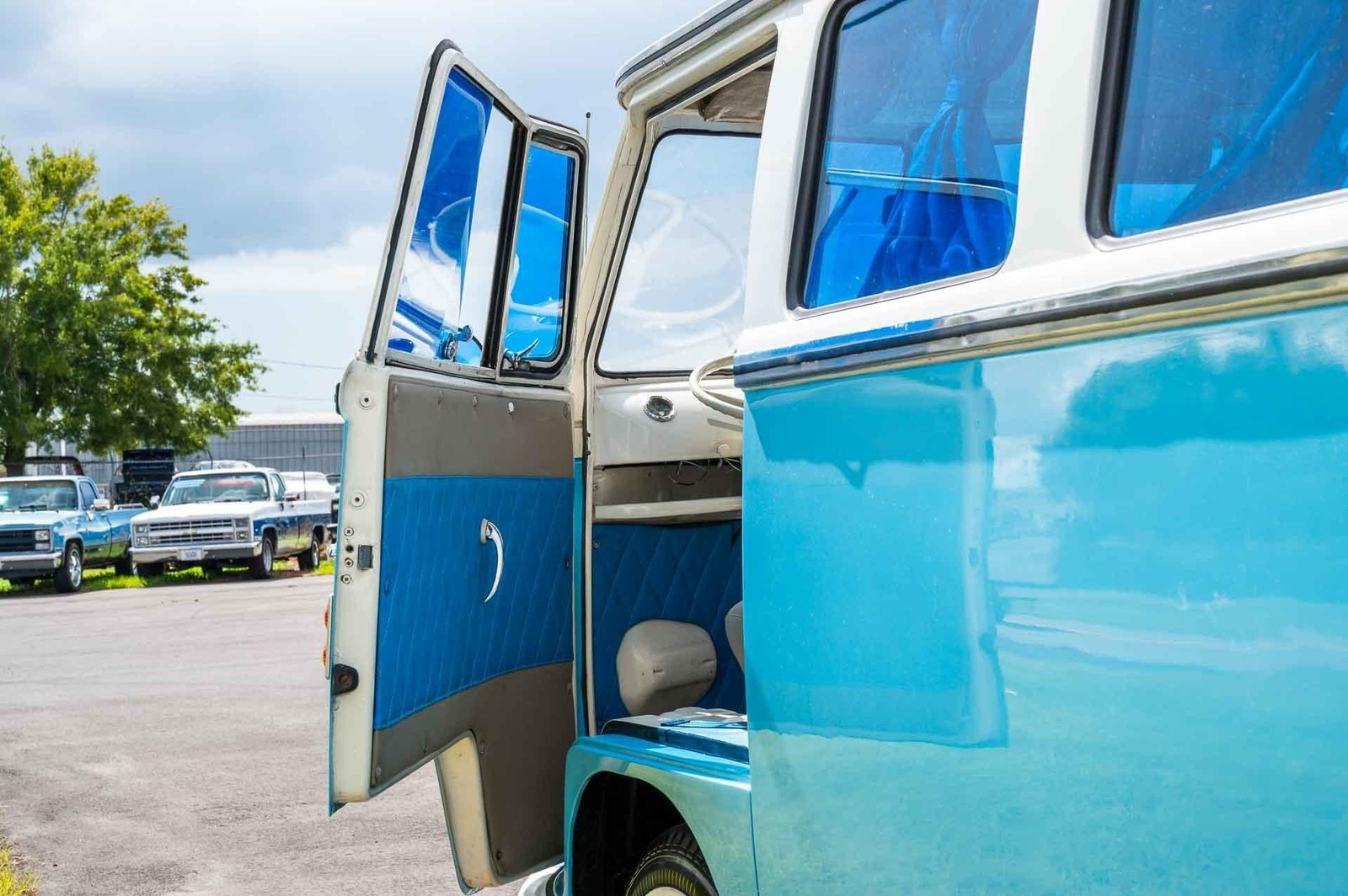 Volkswagen-Transporter-Bus-1973-Bus-34