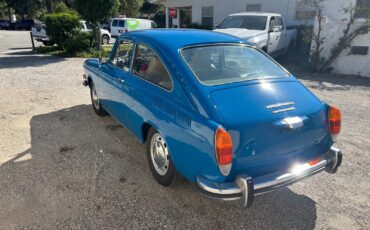 Volkswagen-Type-4-1972-Fastback-2
