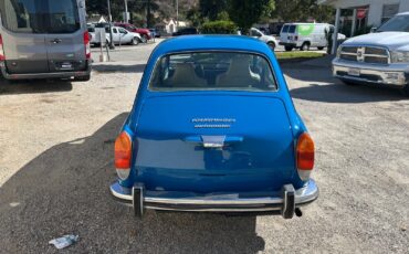 Volkswagen-Type-4-1972-Fastback-3
