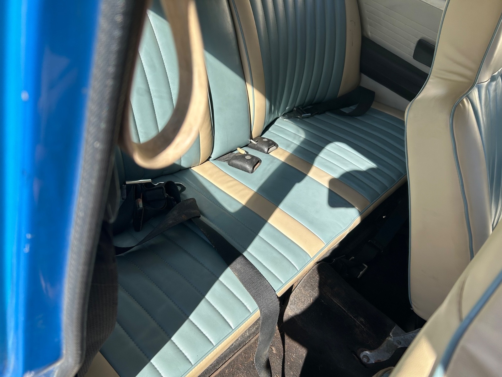 Volkswagen-Type-4-1972-Fastback-8