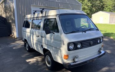 Volkswagen-Vanagon-1981-2