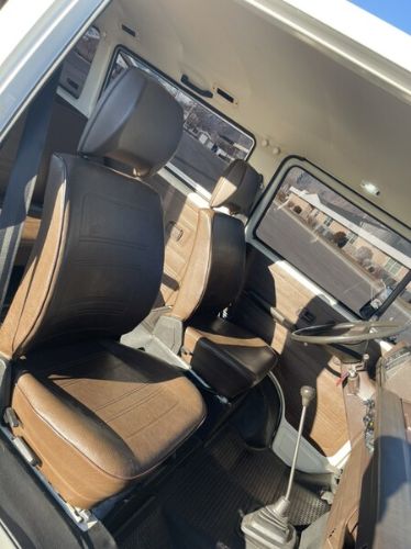 Volkswagen-Vanagon-1982-12