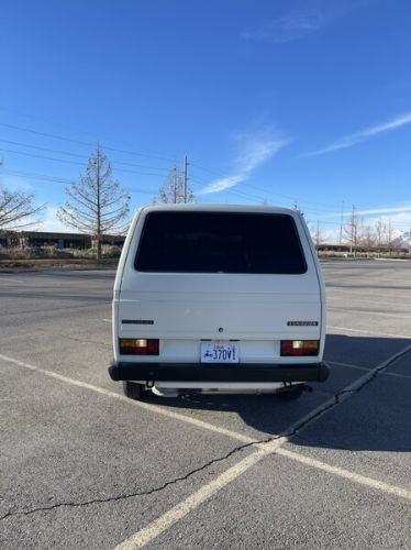 Volkswagen-Vanagon-1982-21