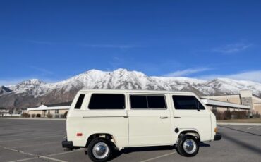 Volkswagen-Vanagon-1982-22