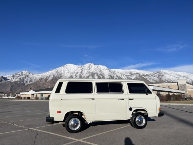 Volkswagen-Vanagon-1982-22