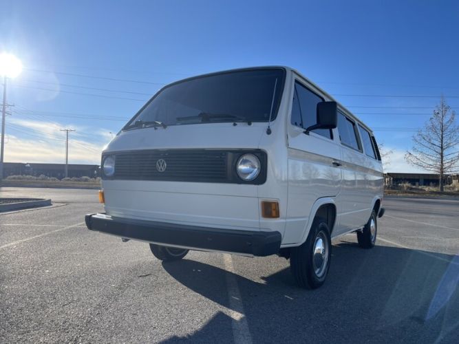 Volkswagen-Vanagon-1982-24