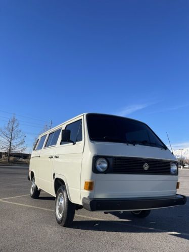 Volkswagen-Vanagon-1982-25