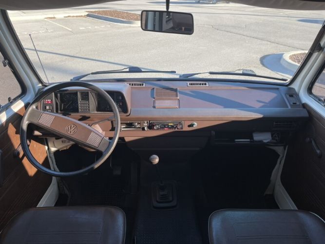 Volkswagen-Vanagon-1982-5