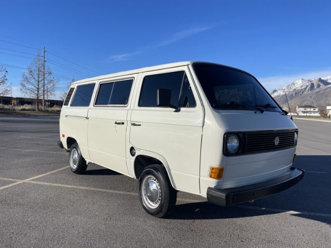 Volkswagen-Vanagon-1982-6