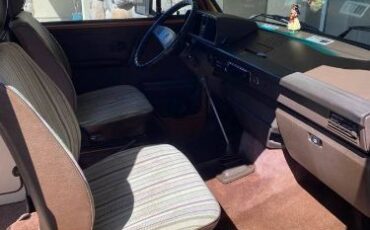 Volkswagen-Vanagon-1982-Brown-9