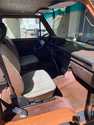 Volkswagen-Vanagon-1982-Brown-9