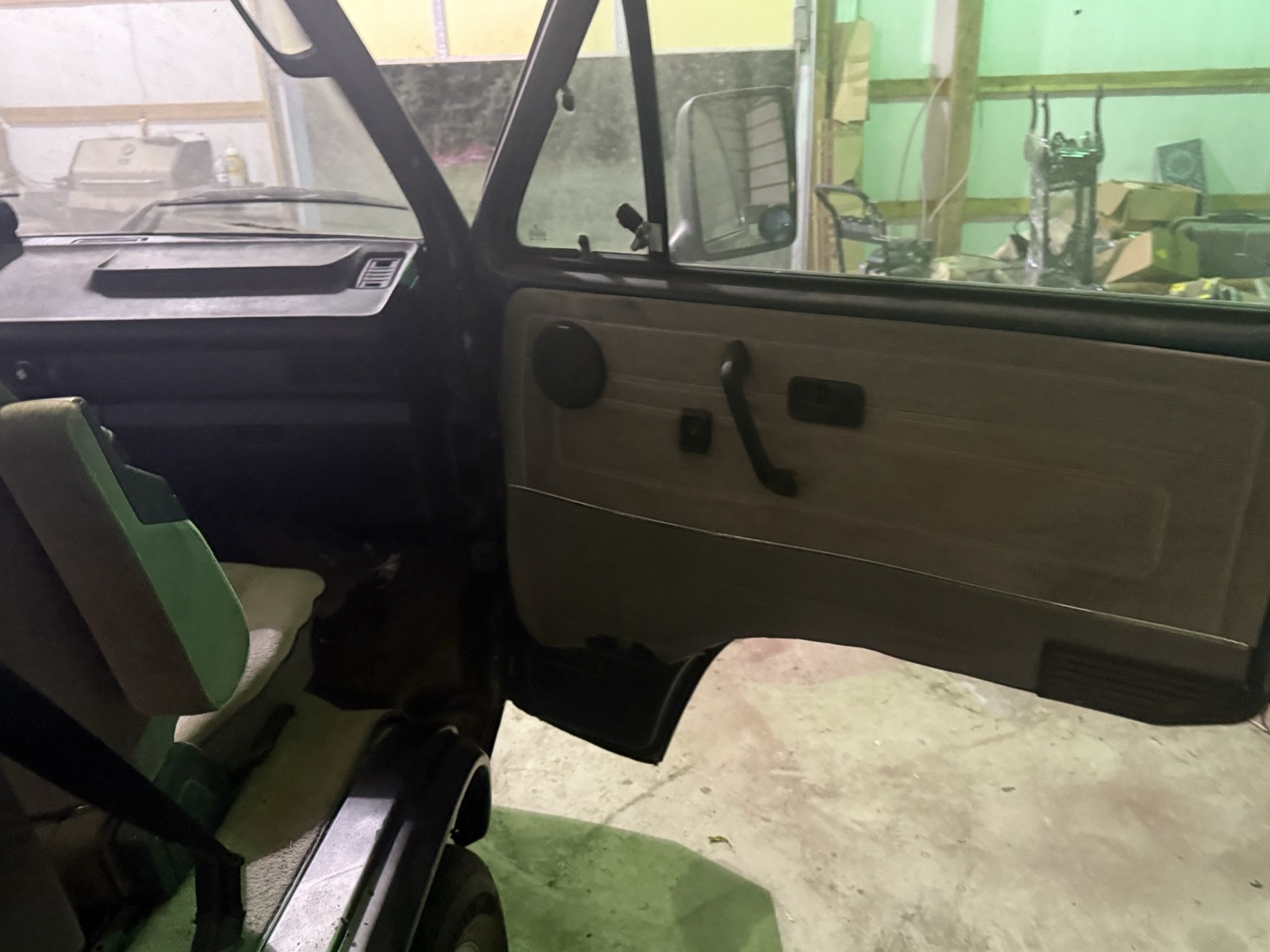 Volkswagen-Vanagon-1991-12