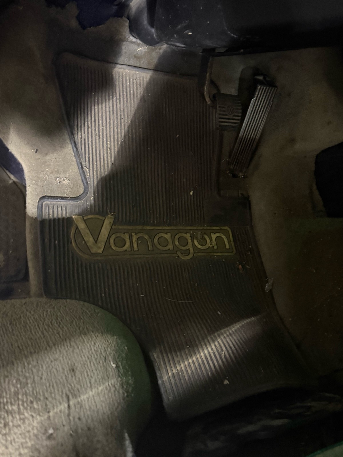 Volkswagen-Vanagon-1991-29