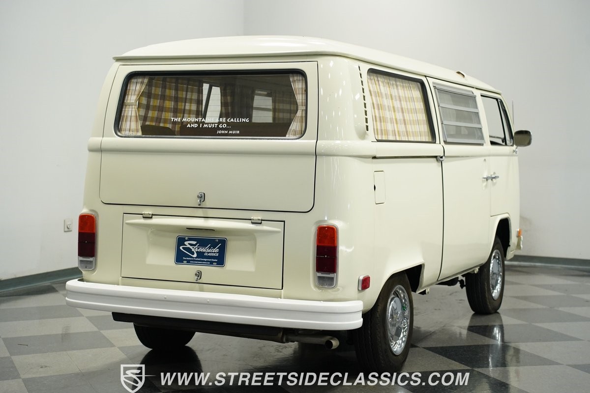 Volkswagen-Westfalia-Camper-1973-Van-11