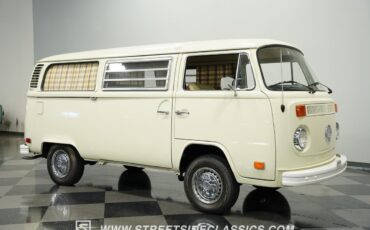 Volkswagen-Westfalia-Camper-1973-Van-15