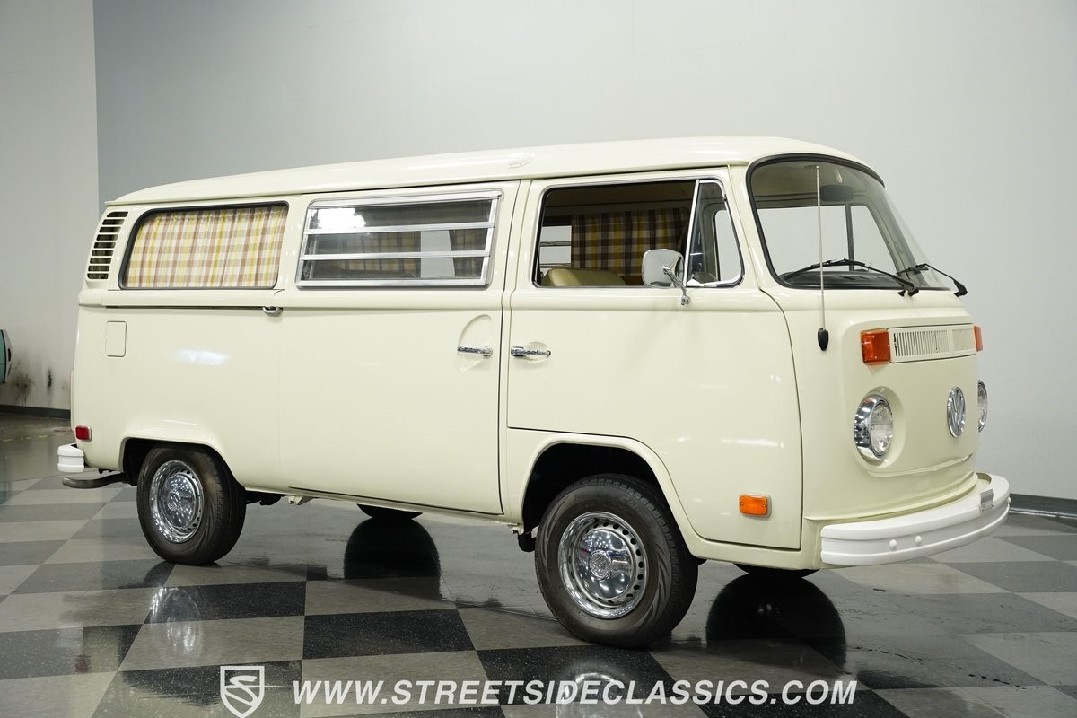 Volkswagen-Westfalia-Camper-1973-Van-15