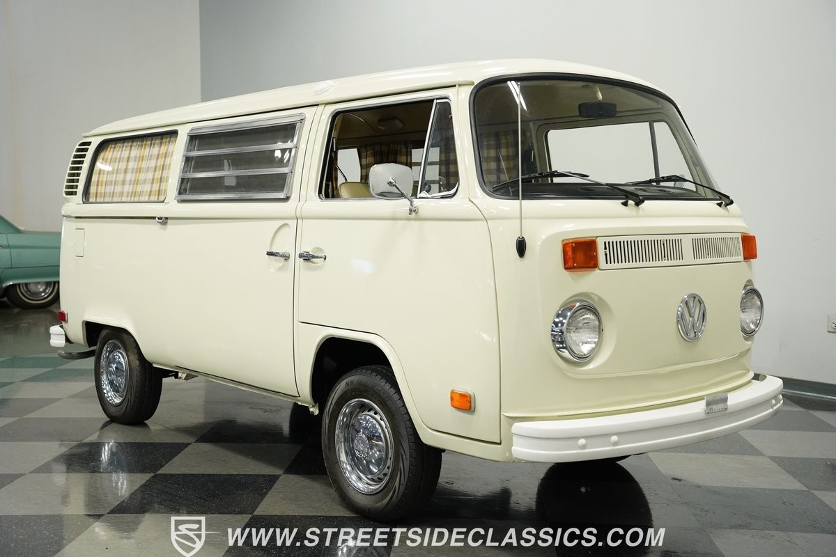 Volkswagen-Westfalia-Camper-1973-Van-16