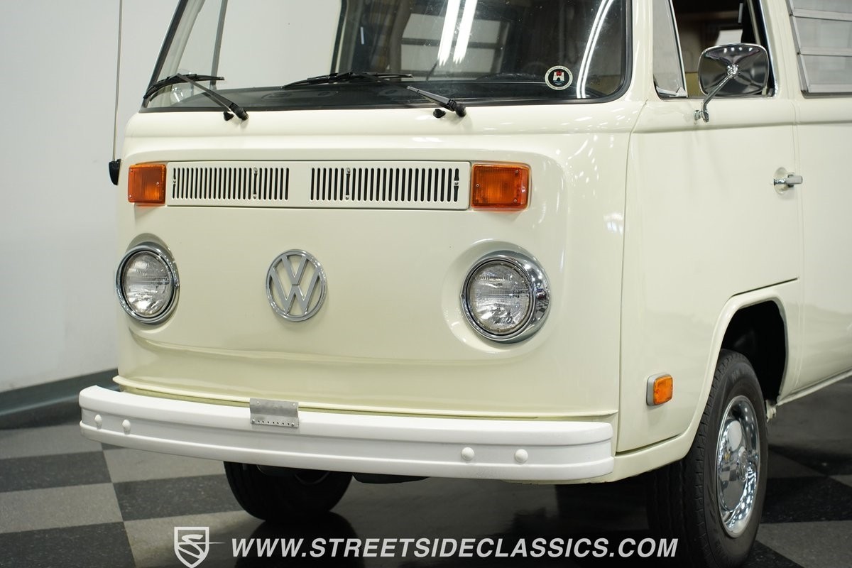 Volkswagen-Westfalia-Camper-1973-Van-18