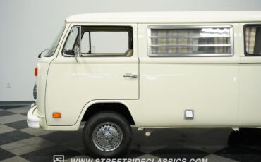 Volkswagen-Westfalia-Camper-1973-Van-22