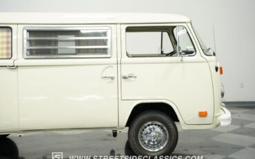 Volkswagen-Westfalia-Camper-1973-Van-29