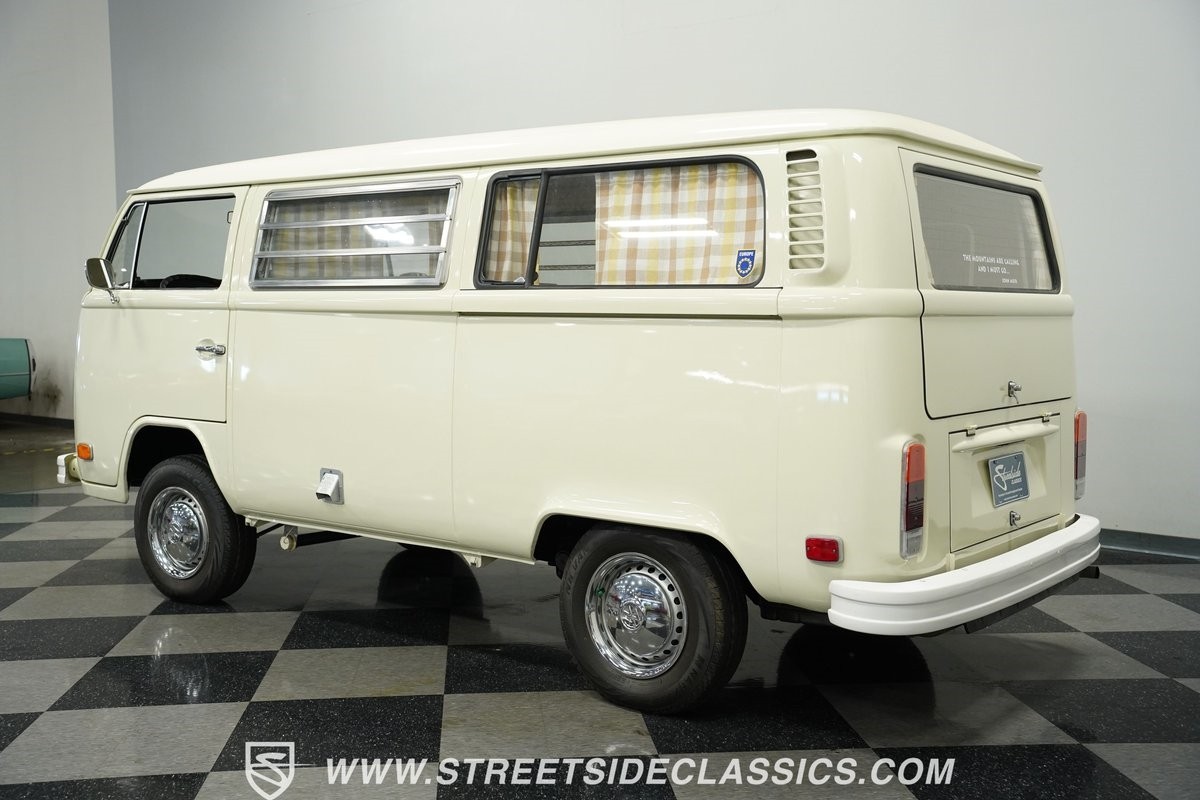 Volkswagen-Westfalia-Camper-1973-Van-9