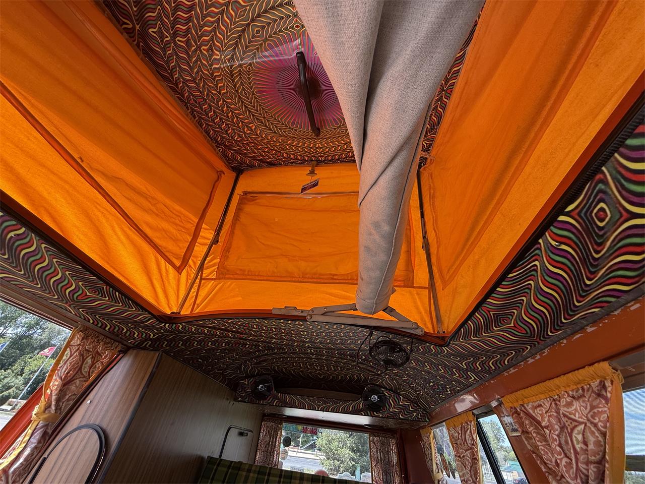 Volkswagen-Westfalia-camper-1973-Orange-Orangetrippy-16