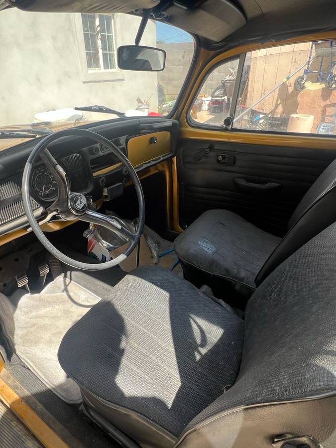 Volkswagen-beetle-1971-5