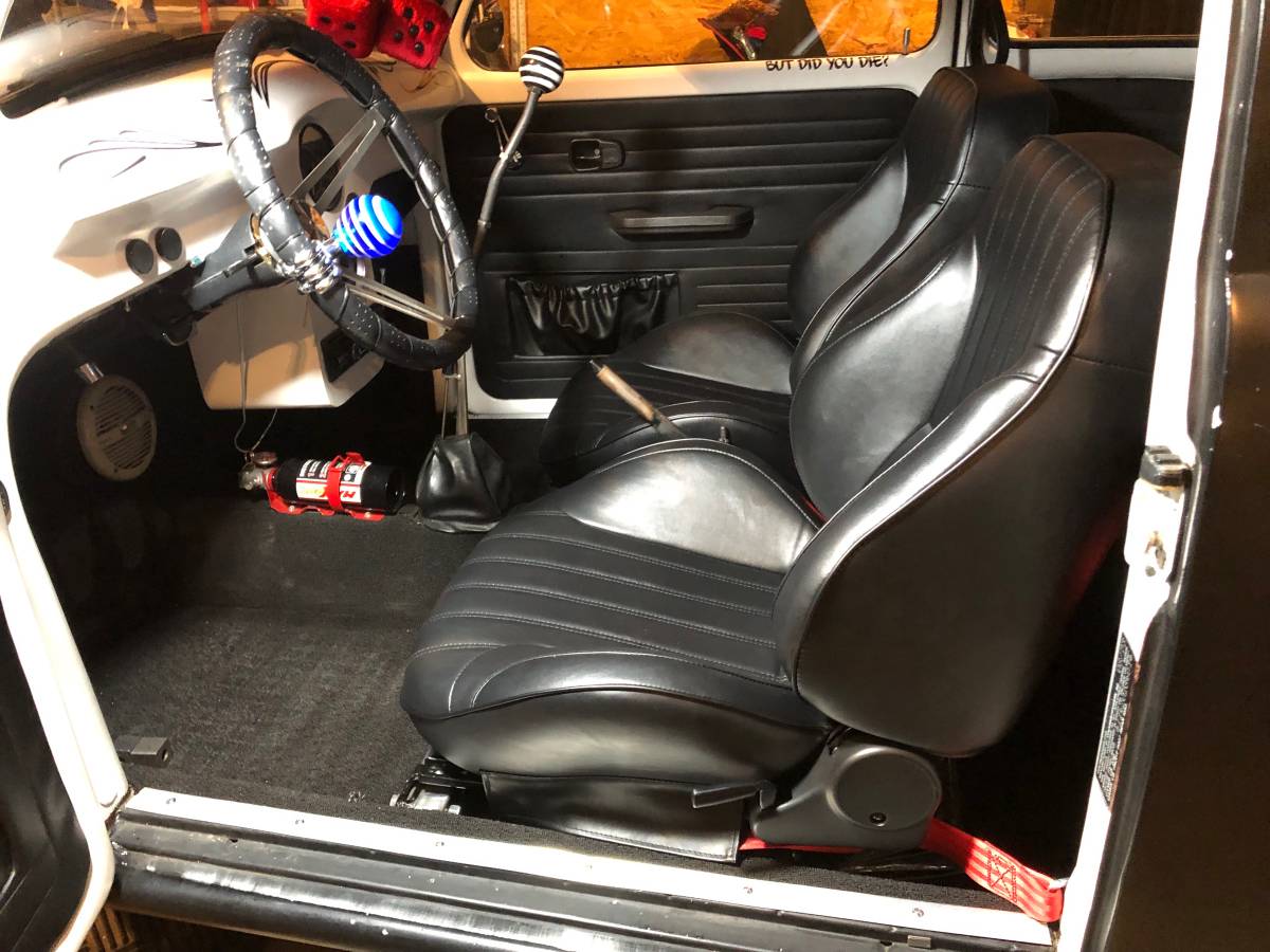 Volkswagen-beetle-1974-black-14