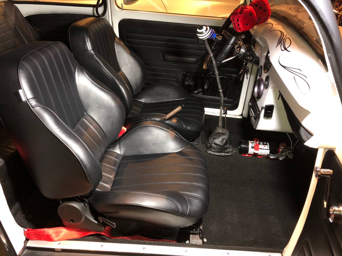 Volkswagen-beetle-1974-black-15
