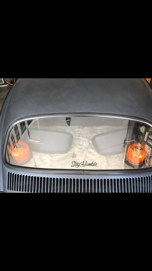 Volkswagen-beetle-1974-black-16