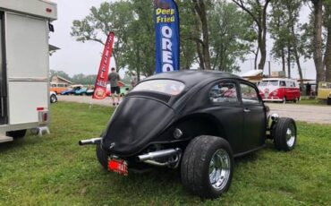 Volkswagen-beetle-1974-black-17