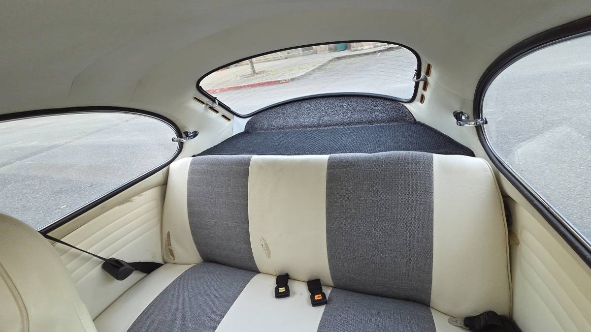 Volkswagen-beetle-1975-blue-7