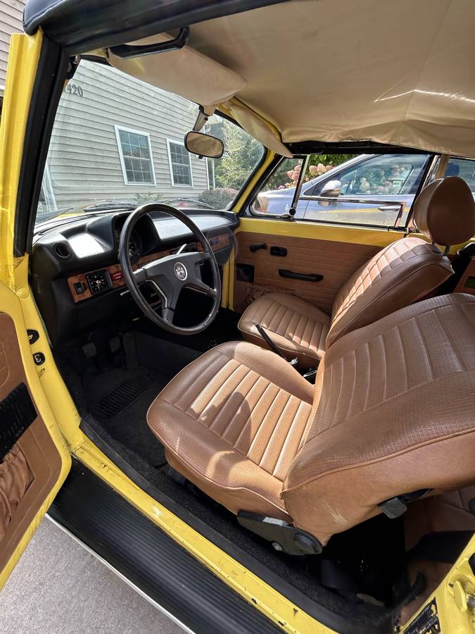 Volkswagen-beetle-1979-yellow-3