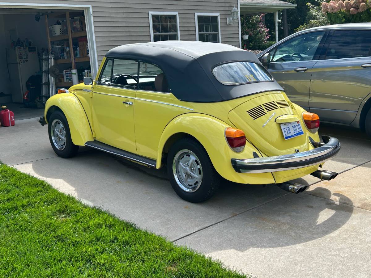 Volkswagen-beetle-1979-yellow-4