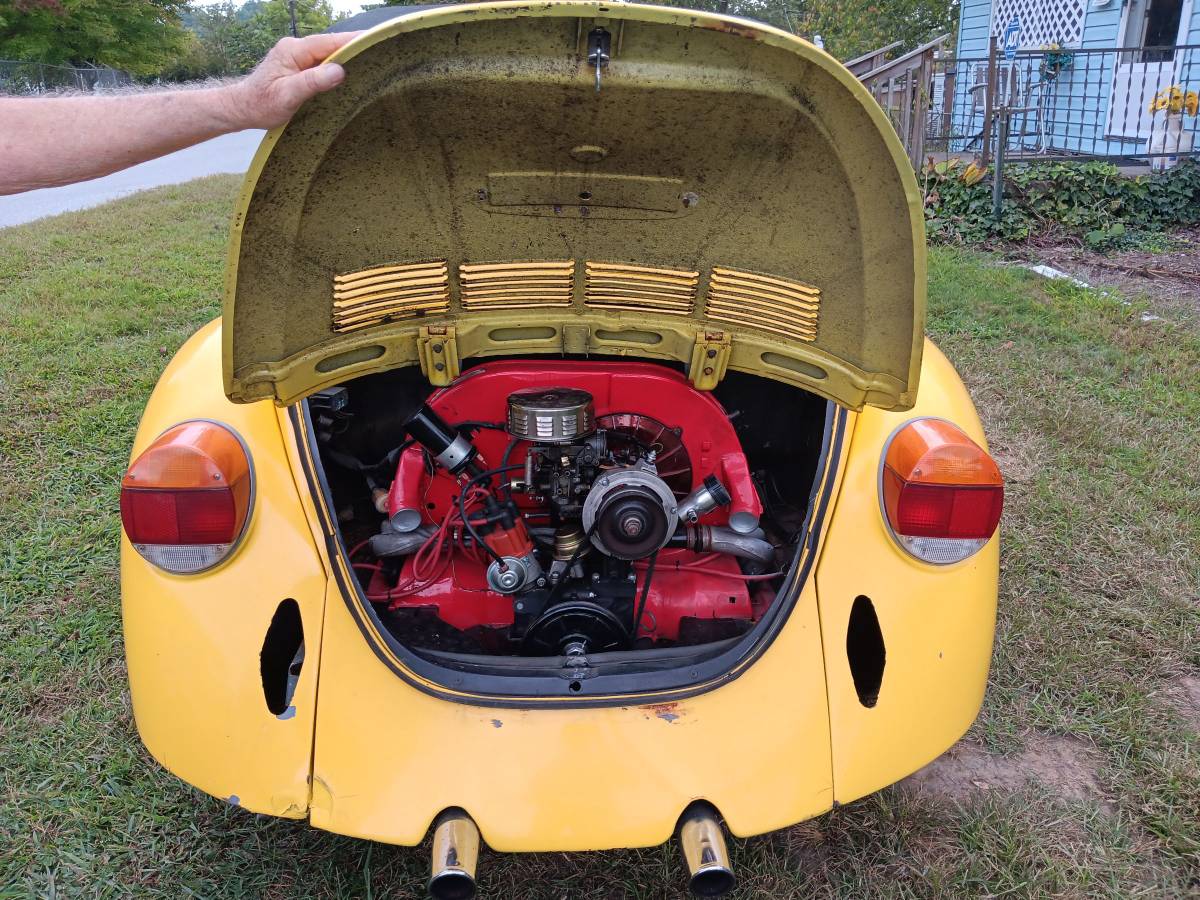 Volkswagen-beetle-convertible-1974-yellow-4