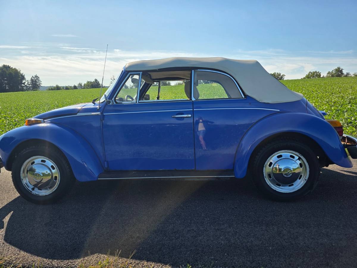 Volkswagen-beetle-convertible-1977-blue-1