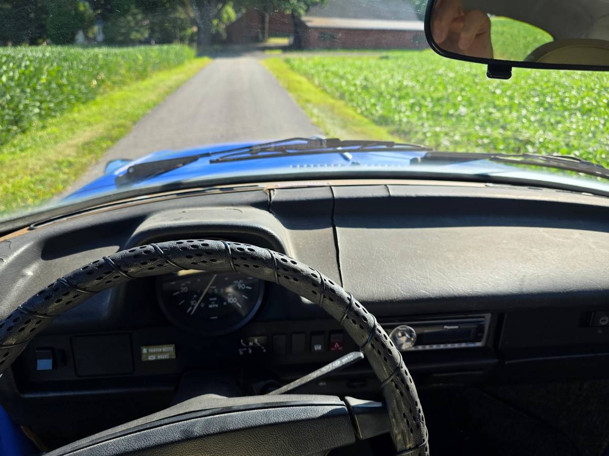 Volkswagen-beetle-convertible-1977-blue-4