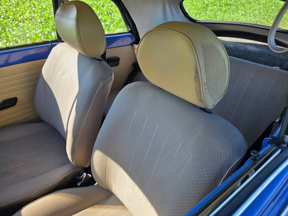 Volkswagen-beetle-convertible-1977-blue-7