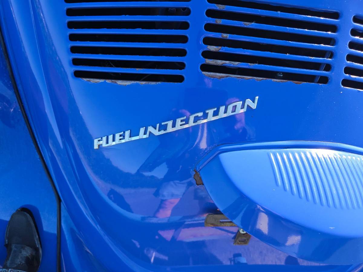 Volkswagen-beetle-convertible-1977-blue-9