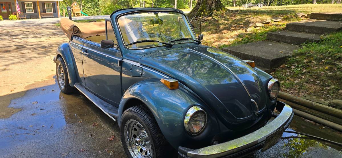 Volkswagen-beetle-convertible.-1978-blue-2