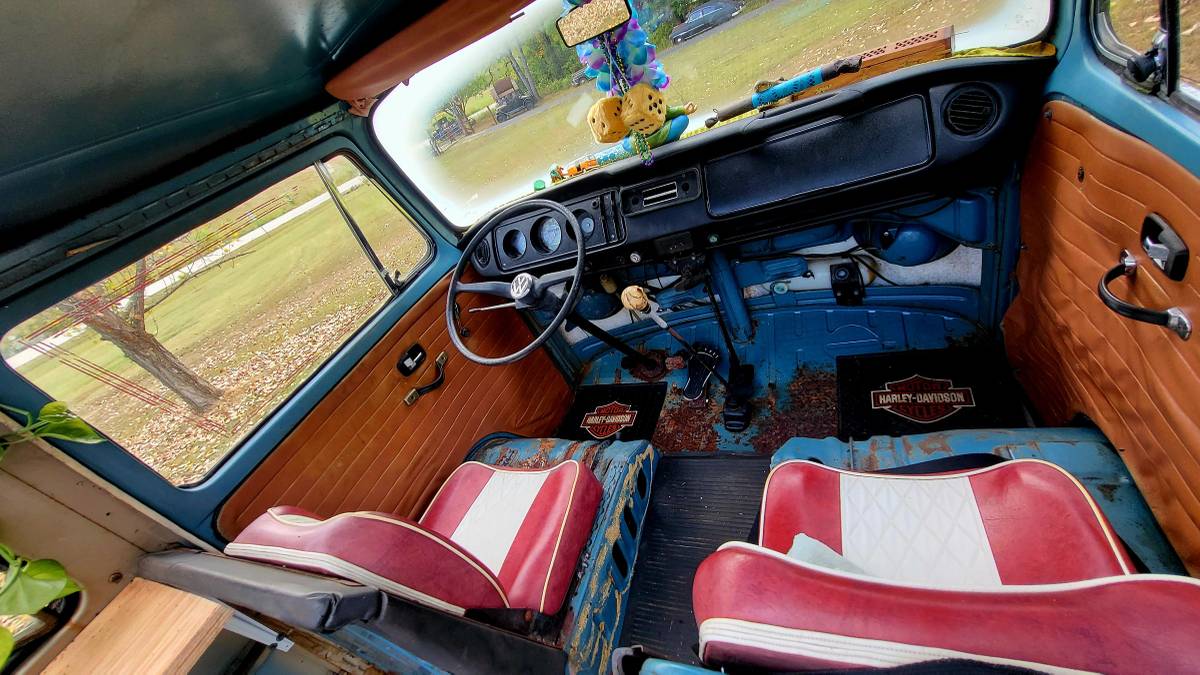 Volkswagen-bus-1969-13