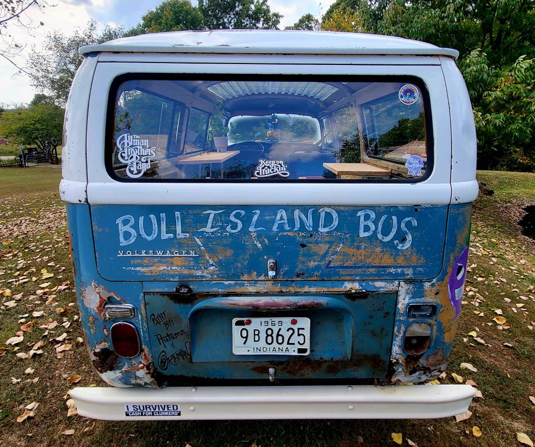 Volkswagen-bus-1969-4