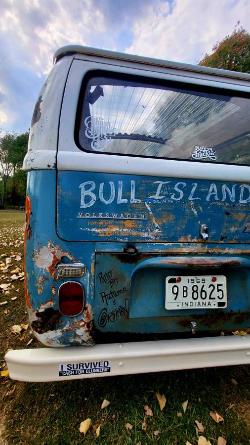 Volkswagen-bus-1969-5